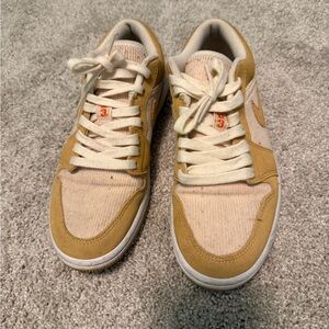 Nike Men's Tan and Cream Sneakers